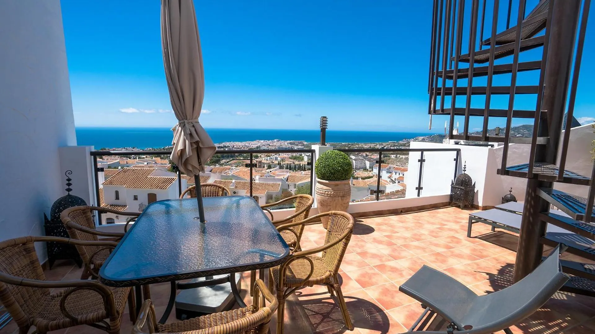 Apartamentos & Spa Torres De San Juan Nerja 0*,