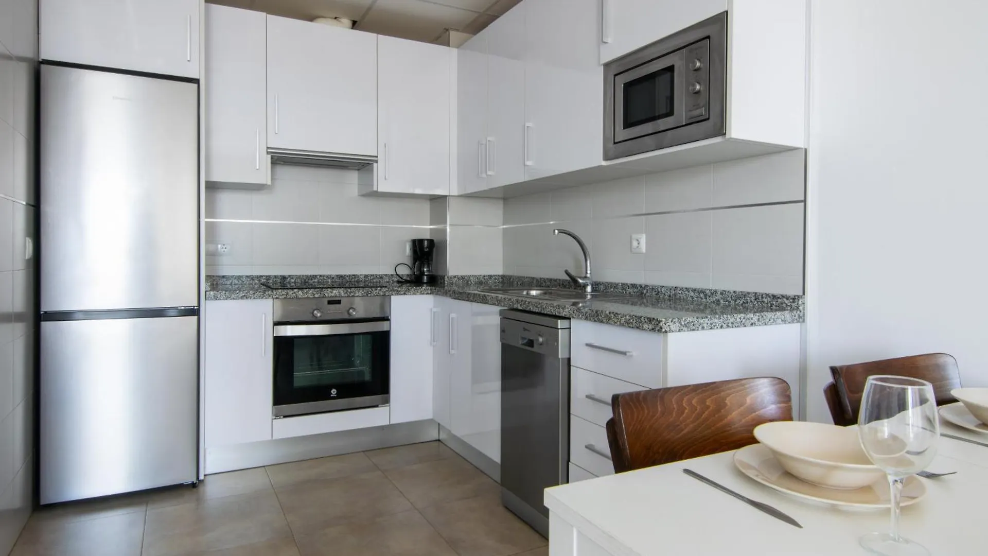 Apartamentos & Spa Torres De San Juan Nerja